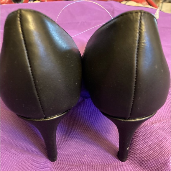 ESMARA BY HEIDI KLUM BLACK LEATHER HEELS / SZ 8.5. NWT. IOB - Picture 4 of 9